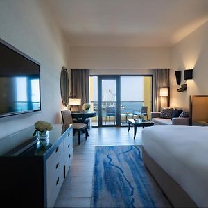 Newly Renovated Sea Front View Room Balcony King Bed